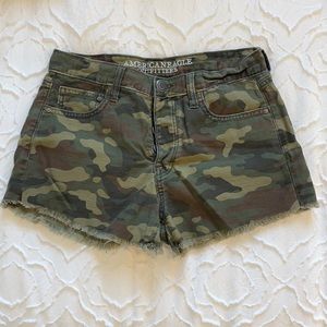 Camo American eagle shorts